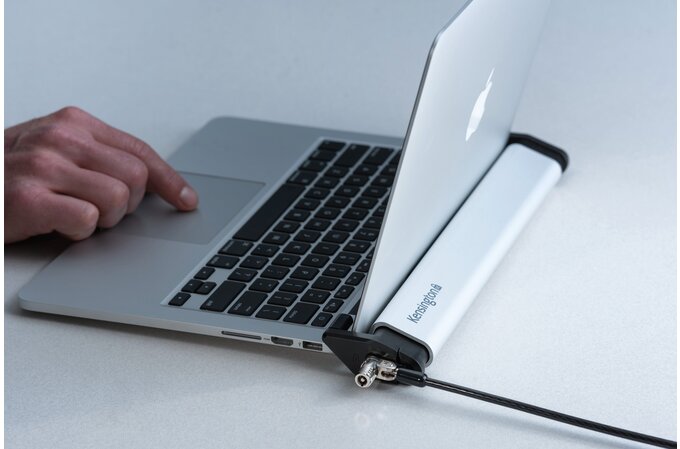 Kensington - Laptop Locking Station with MicroSaver 2.0 Lock - Premium Brand - 2 Year Warranty (Not portable) - Easily adjusts to accommodate MacBook and other thin 11”-15.6” laptops without built-in security slots. Securing your laptop is as easy as p...
