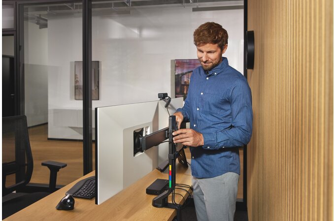 Kensington - Desk/Table Arm SmartFit Space-Saving - Provides stable support for 2 x Monitors up to 27" 8kg (Clamped) Dual Monitor Arm - Black (085896555131)